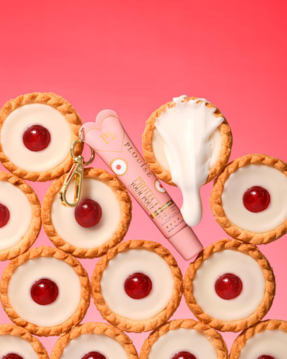 Rózsaszín cseresznye mandula illatú színezett, védi a pocakos ajakkondicionálót a cseresznye bakewell desszertek közé helyezett arany klipsszel