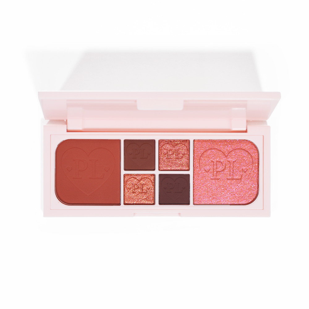 A P.Louise Fluffy Fantasy Mini Eyes & Face paletta képe, krémes matt és vajas csillámokkal, vörös és sötét rózsaszín árnyalatokkal