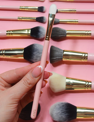 P.Louise #7071 Lapos ecset