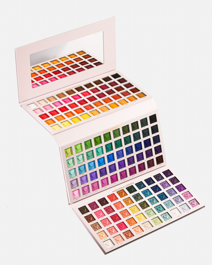 Nyitott P.Louise Creative Comeback XXXL Rainbow szemhéjfesték paletta 150 színes szemhéjfestékkel
