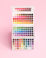 A P.Louise Creative Comeback XXXL Rainbow szemhéjpúder paletta nyitott tokja