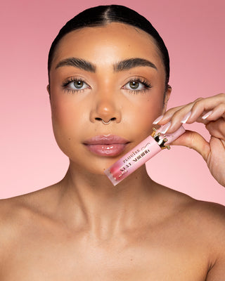 P.Louise Stay Shining Lip Gloss ajakolaj modellen