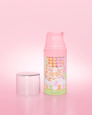 Lila üveg P. Louise Here I Glow Again Candy Bears Recovery Mask, rózsaszín alapon