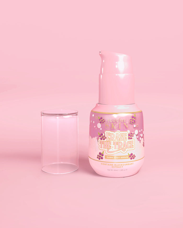 Rózsaszín üveg P. Louise Erase The Trace Dark Spot Correcing Serum levett tetővel rózsaszín alapon
