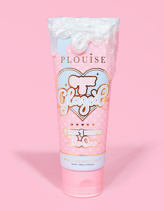 A P. Louise Glossy & Glazed Body Glow rózsaszín tubusa világoskék és világos rózsaszín szöveggel, rózsaszín alapon felülről csöpögő ezüst testfényű termékkel