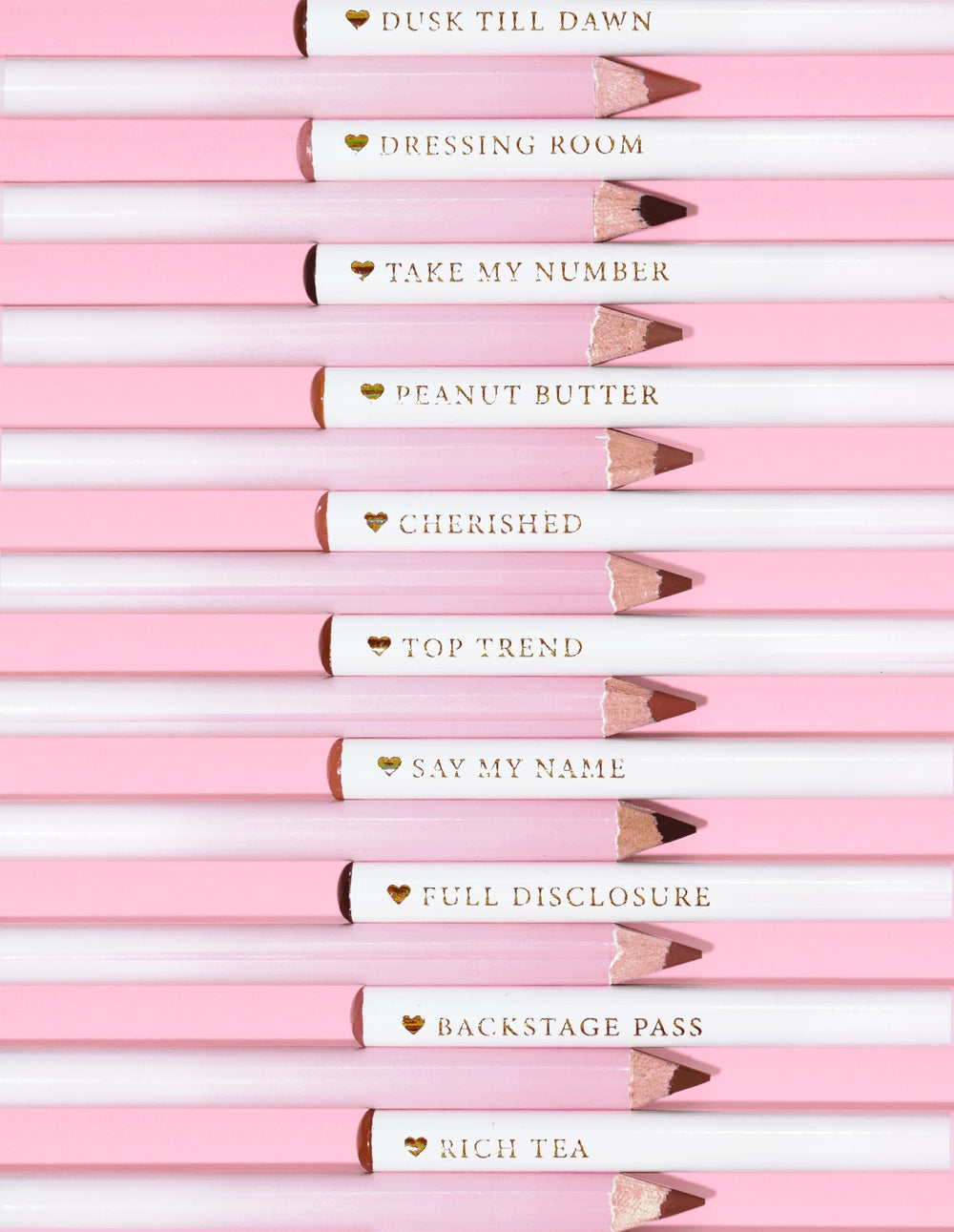 Egy sorban a P.Louise Ultimate Definition Sharpenable Lip Liners képe, amelyen a ceruza alsó része és az egyes árnyalatok neve látható