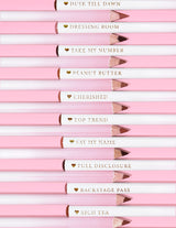 Egy sorban a P.Louise Ultimate Definition Sharpenable Lip Liners képe, amelyen a ceruza alsó része és az egyes árnyalatok neve látható